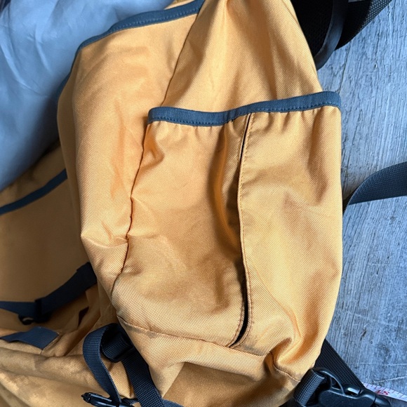 Patagonia critical mass Messenger Bag with interior computer bag style #48279 - Picture 14 of 15